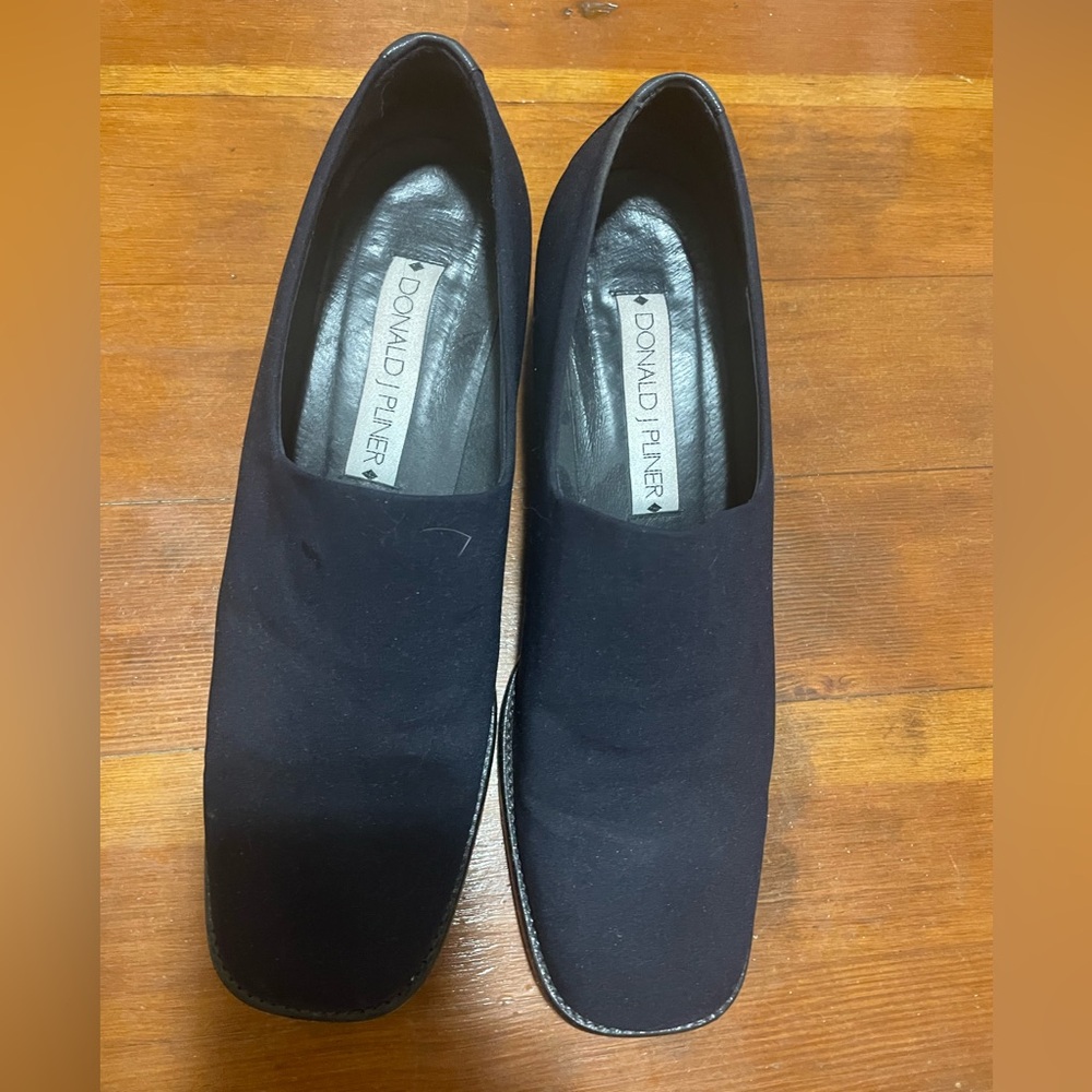 Donald Pliner Blue Microfiber Slip On Chunky Heels Pumps Size 9.5